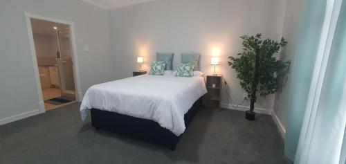 Accommodation Front - Contemporary Style Apartment near Ushaka Marine World