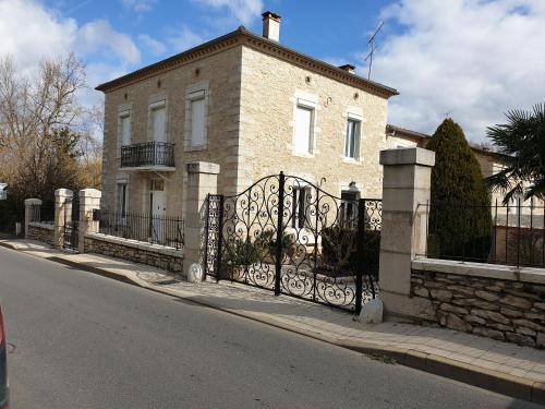 BELLE MAISON avec Piscine privée - Accommodation - Septfonds