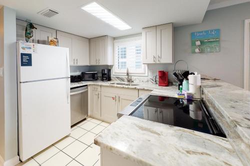 Kitchen, Clearwater II in Gulf Shores (AL)