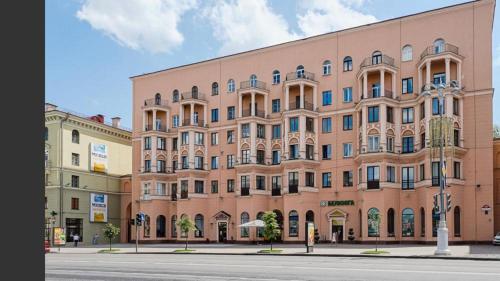 Luxury apartment on Nezavisimosti 14