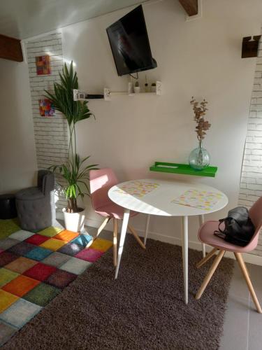 Bungalow la Bohémienne (Bungalow la Bohemienne) in Cleon