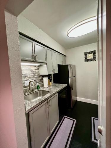 Spacious Luxury Suite near the Battery & Braves Stadium W/Parking