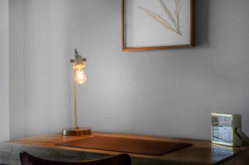 Black Swan - Rosemary Square - Cozy Modern - image 13