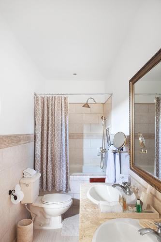 333912223 Hotel la Perla Leon