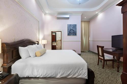 333912359 Hotel la Perla Leon