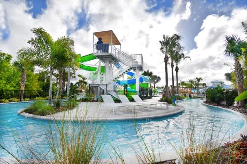 Windsor Island 5 Bed House with Pool 4400WI in Davenport, USA