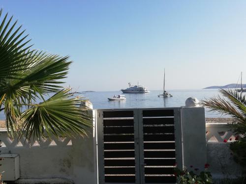 Kilátás, Pansion Katerina Skyros in Acherounes