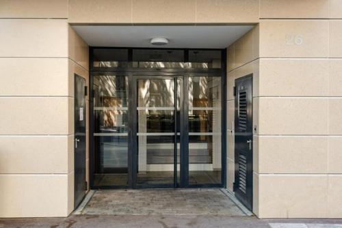 3 p 60 M2 Lesapparts Paris-Clichy terrasse equipee et wifi gratuit