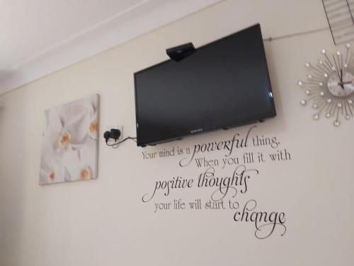 Palvelut, Famko Hotel - Sleeps 24 - Parking - Garden in Lira