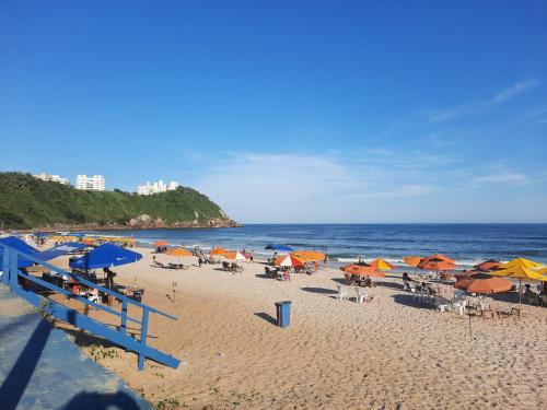 Beach, Apto Na Praia do Tombo a 100m (3min) da Areia in Praia do Tombo