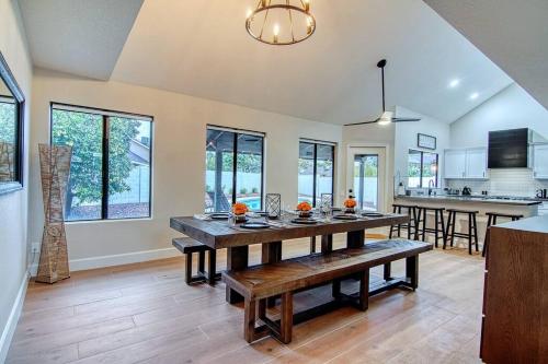 ESTRELLA - Renovated with PATIO, BBQ, POOL & SPA, Chandler (photo 8)