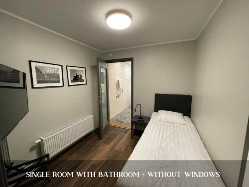 Single Room with Bathroom without Window