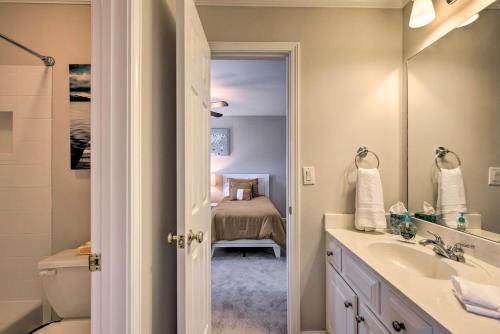 Updated Mableton Home about 14 Miles to Downtown ATL! Updated Mableton Home about 14 Miles to Downtown ATL!