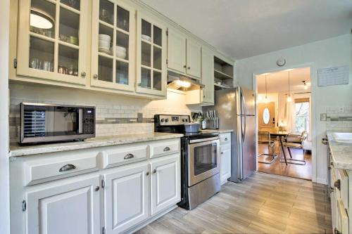 Home with Outdoor Oasis in Downtown Raleigh!, Raleigh (photo 9)
