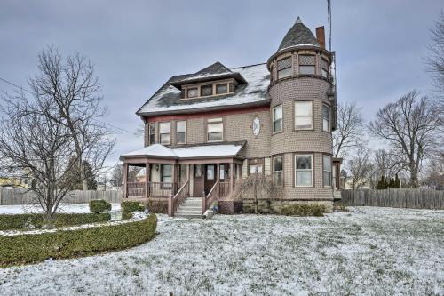 Renovated Victorian House 1 Mile to Downtown! - Apartment - Syracuse