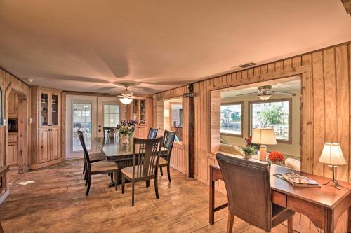 St Johns River Canal Home with Grill! in Astor