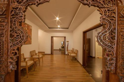 Standard Twin No Window room in Uma Dawa Resort and Spa