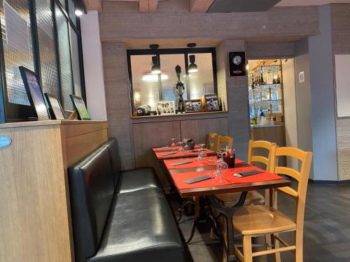 Étterem, Hotel le Faisan in Szent Avertin