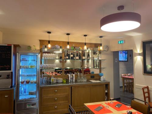 Étterem, Hotel le Faisan in Szent Avertin