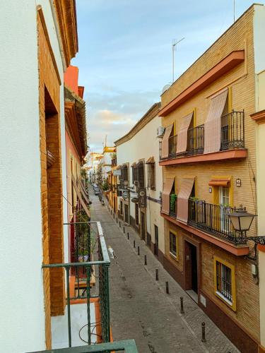 Apartment with 2 bedrooms in Sevilla with wonderful city view balcony and WiFi