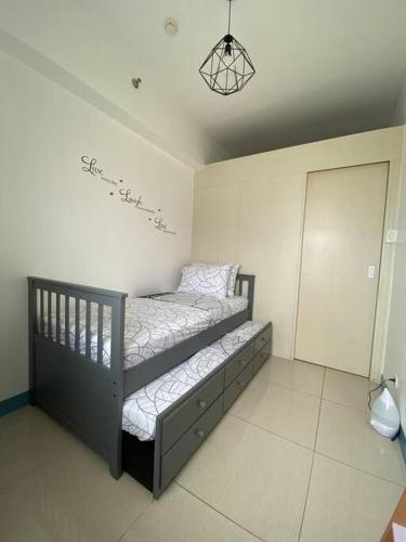A Cozy 2 Bedroom Unit with a Parking at South Residences SM Southmall, Manila (fotografie 3)