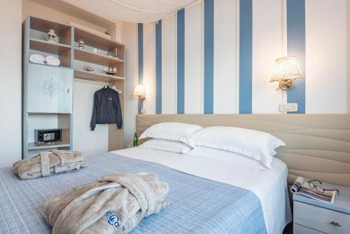 Hotel La Caletta - image 9