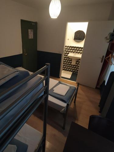 Caulaincourt Montmartre by Hiphophostels - image 11