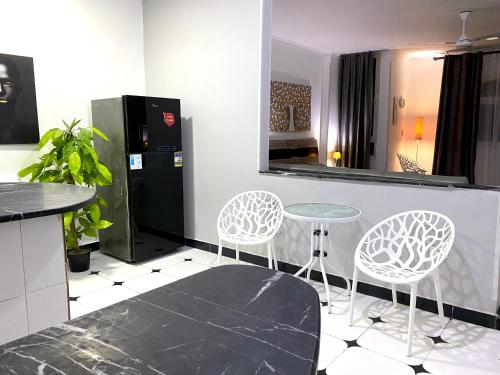 Lima Modern. Sea View. Strong Wi Fi. Sheraton Road - image 4