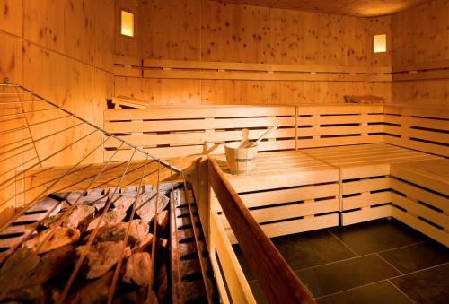 TRAUBE BRAZ Alpen Spa Golf Hotel - image 11