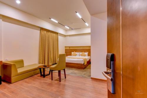 room detail thumbnail 0