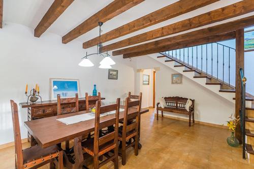 Villa with pool and nice children's park (Francisca)