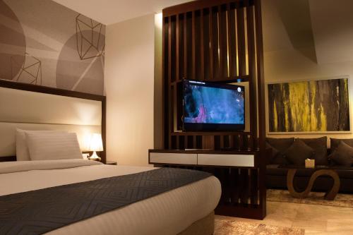 333996107 Seas Hotel Amman