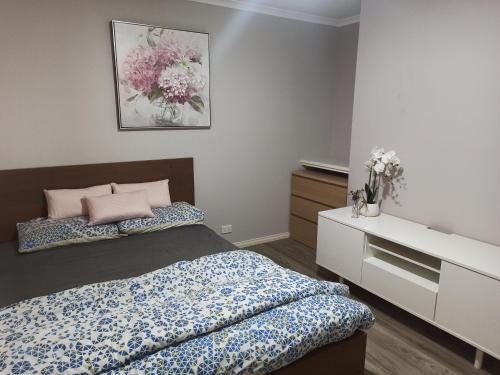 Riviera House Bed & Breakfast