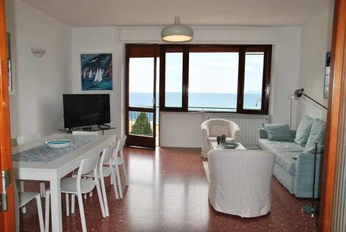 GRAND SOLEIL appartamento a Sperlonga con terrazza vista mare