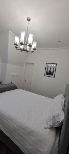 Castle Terrace 1 Bed Apartment Looking onto Edinburgh Castle - Sleeps upto 4, Édimbourg (photo 6)