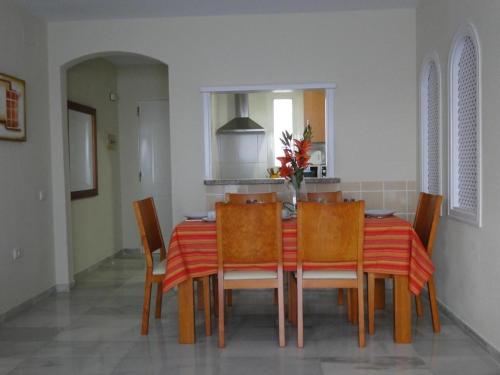 APARTAMENTOS MAR Y GOLF - image 7