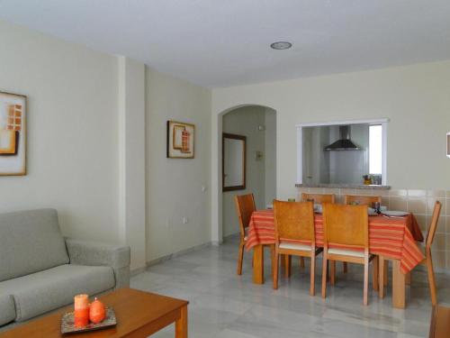 APARTAMENTOS MAR Y GOLF - image 6