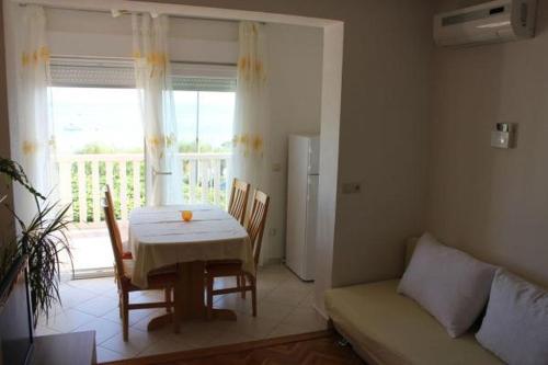 Apartment in Duce with sea view, terrace, air conditioning, WiFi 5061-3
