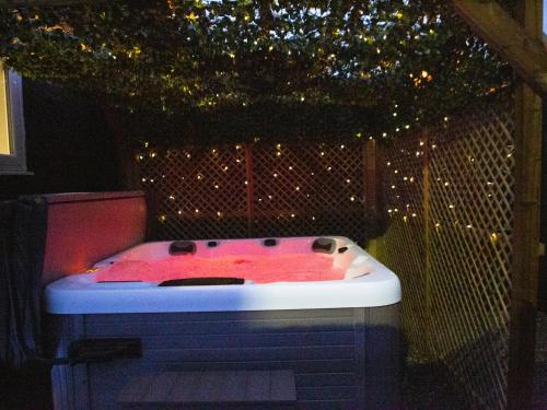 The Gathering @ Liver House - Hot Tub - Near Liverpool - Sleeps Up To 20