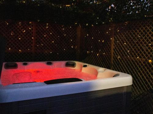 The Gathering @ Liver House - Hot Tub - Near Liverpool - Sleeps Up To 20