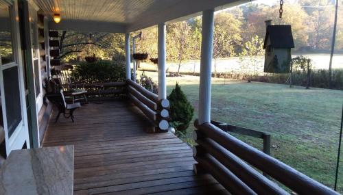 The Lodge - Chestnut Log Cabin & Game Room