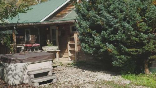 The Lodge - Chestnut Log Cabin & Game Room