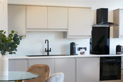 Cozinha, The Salisbury - Luxury Apartments in Scarborough