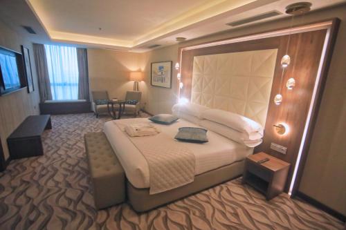 334032240 AZ Hotels Grand Oran
