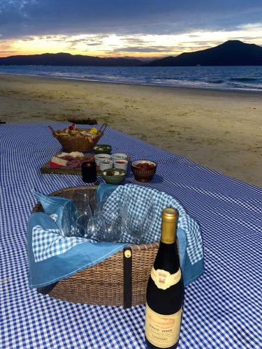 Beach, Casa de praia em Floripa - conforto e aconchego a 400m da praia in Praia de Daniela