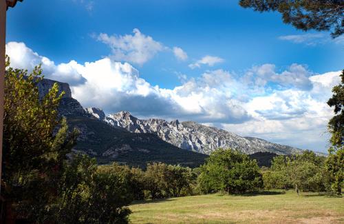 Villa provençale au cœur du pays d’Aix, piscine, vue imprenable