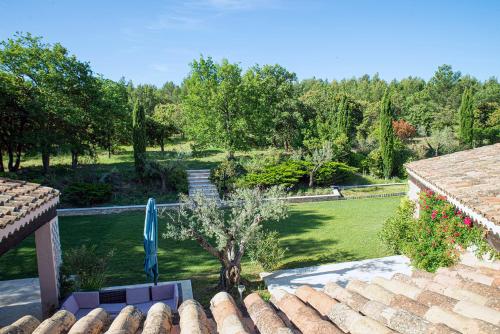 Villa provençale au cœur du pays d’Aix, piscine, vue imprenable