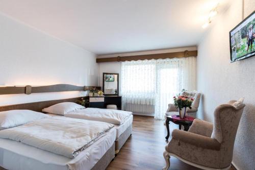 2 twin beds