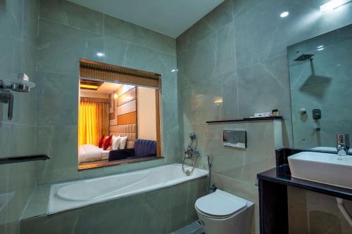 バスルーム, Chitwan Midtown Resort in チトワン