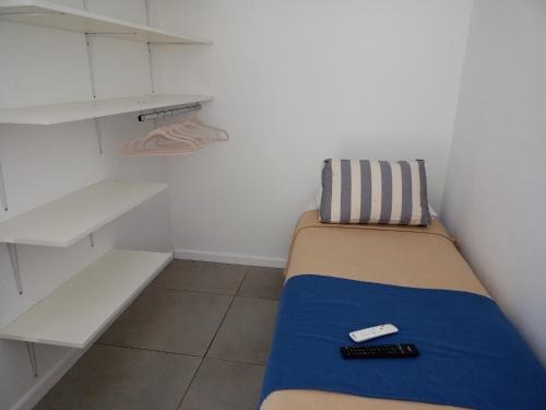 1 double bed, 2 twin beds